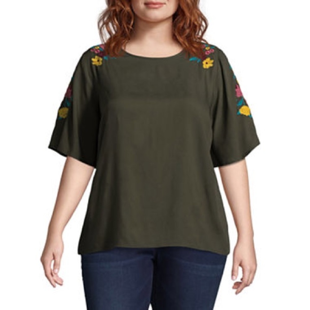 Floral embroidered shirt